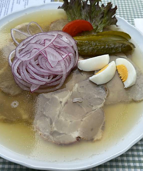 Hausgemachte Bratensulz