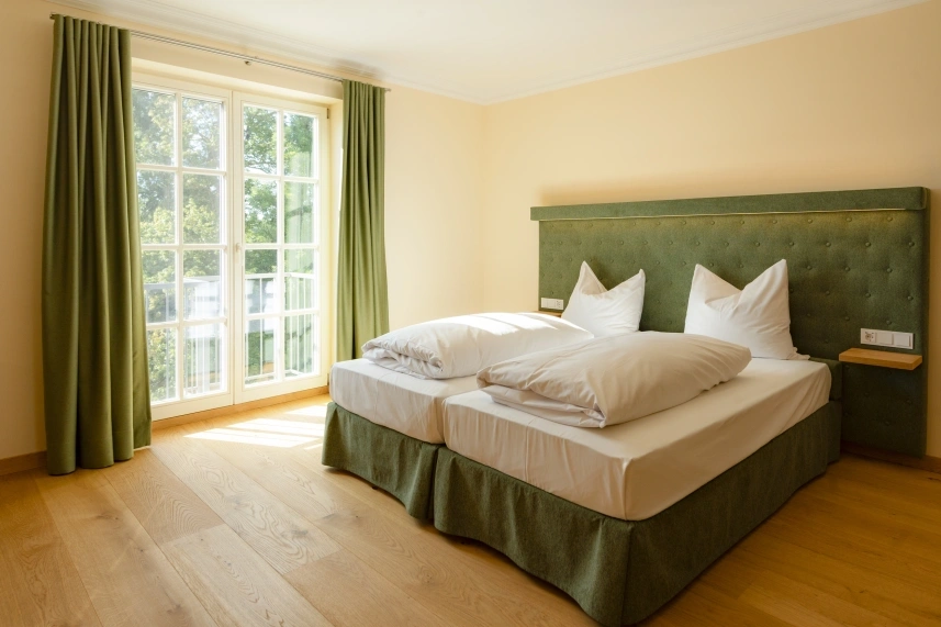 Zimmeransicht Kamin Doppelzimmer im Schlossgut Odelzhausen